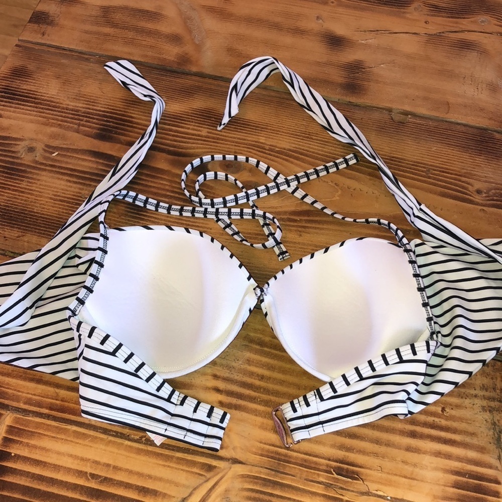 Victoria’s Secret swim suit top bikini top stripped swim wear size 32DD summer‌ - Picture 6 of 8